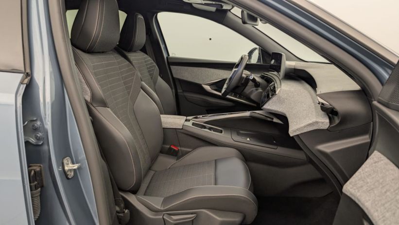 Aperçu du véhicule : HYBRID 136 E-DCS6 ALLURE