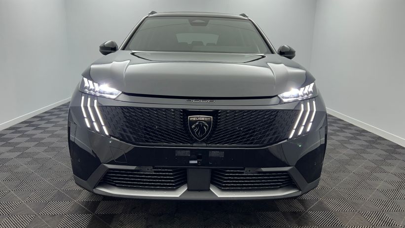 Aperçu du véhicule : Nouveau Hybrid 145 e-DCS6 GT Noir Perla Nera avec 2470€ d'équipements inclus