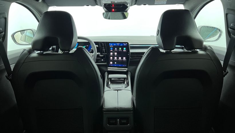 Aperçu du véhicule : E-Tech full hybrid 200 Techno Blanc Nacré - Toit Noir Etoilé avec 2650€ d'équipements inclus