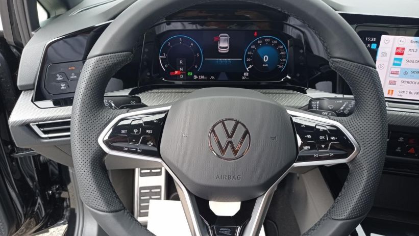 Aperçu du véhicule : R-LINE 2.0 TDI 150CV DSG 7  + LED MATRIX + JA 18 + NEUF 0KM
