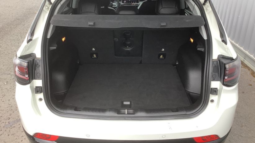 Aperçu du véhicule : COMPASS 1.5 Turbo T4 130 ch BVR7 e-Hybrid Summit