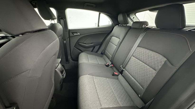 Aperçu du véhicule : 1.5 L Hybrid+ 195ch Standard