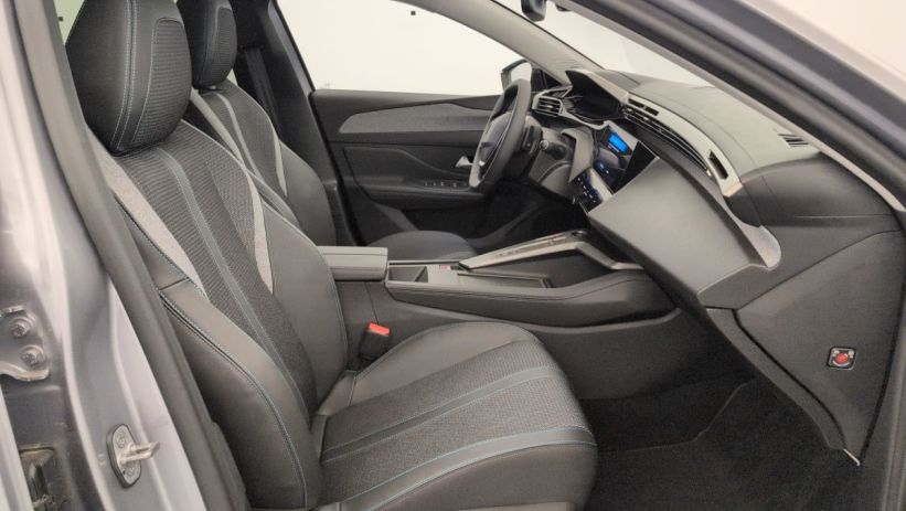 Aperçu du véhicule : PHEV 180 e-EAT8 Allure Pack