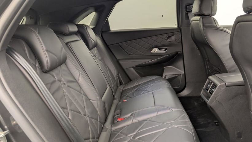 Aperçu du véhicule : Hybride Rechargeable E-Tense 300 EAT8 4x4 Rivoli