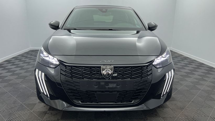 Aperçu du véhicule : Nouvelle Hybrid 145 e-DCS6 GT Noir Perla Nera avec 3100€ d'équipements inclus