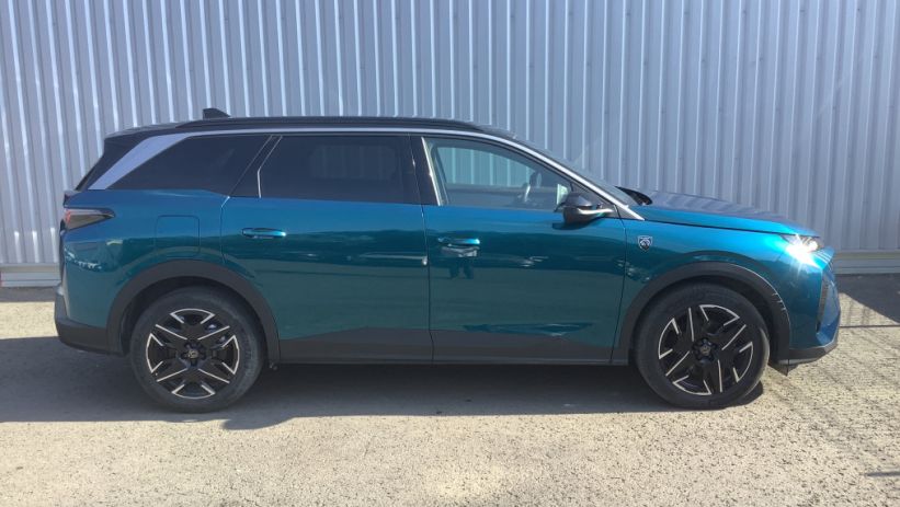 Aperçu du véhicule : 5008 Hybrid 145 ch e-DCS6 GT