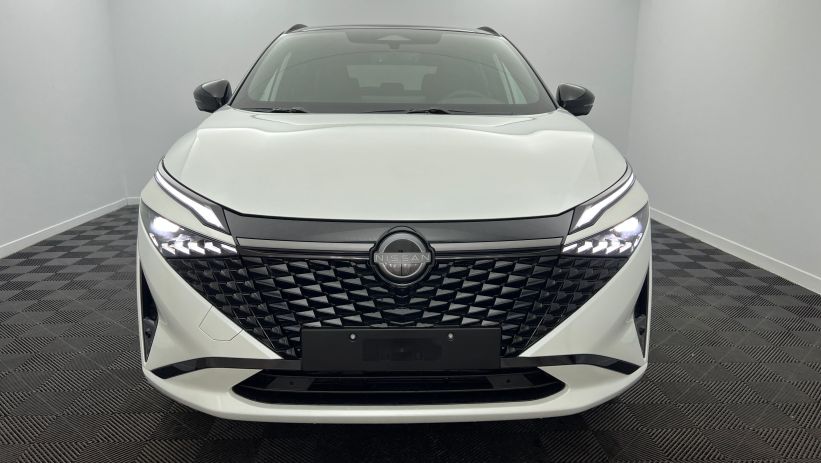 Aperçu du véhicule : Hybrid Nouveau e-Power Gen3 205 ch N-Design Blanc Nacré - Toit Noir avec 2350€ d'équipements inclus