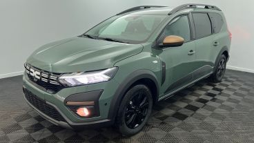 Aperçu du véhicule : Hybrid 140 7 places Extreme Kaki Lichen avec 2000€ d'équipements inclus