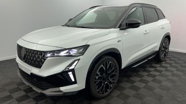 Aperçu du véhicule : full hybrid E-Tech 200 ch Esprit Alpine Blanc Nacré - Toit Noir Etoilé avec 3450€ d'équipements inclus