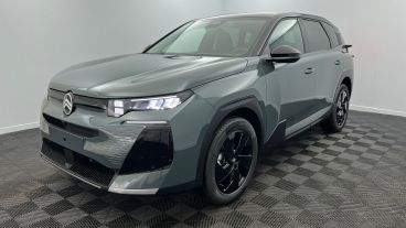Aperçu du véhicule : Nouveau Hybrid 145 ch e-DCS6 Plus Vert Astoria - Toit Noir Perla Nera avec 2550€ d'équipements inclus