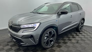 Aperçu du véhicule : E-Tech full hybrid 200 Techno esprit Alpine Gris Schiste - Toit Noir Etoilé avec 2850€ d'équipements inclus