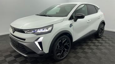 Aperçu du véhicule : E-Tech full hybrid 160 ch esprit Alpine Blanc Nacré avec 950€ d'équipements inclus