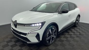 Aperçu du véhicule : 220 ch autonomie confort Techno Blanc glacier - Toit Noir Etoilé avec 4000€ d'équipements inclus