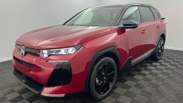 Aperçu du véhicule : Nouveau Hybrid 145 ch e-DCS6 Plus Rouge Rubis - Toit Noir Perla Nera avec 1550€ d'équipements inclus