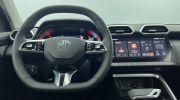 Aperçu du véhicule : 1.5 L Hybrid+ 197 ch Toit panoramique ouvrant Luxury Pebble Black avec 650€ d'équipements inclus